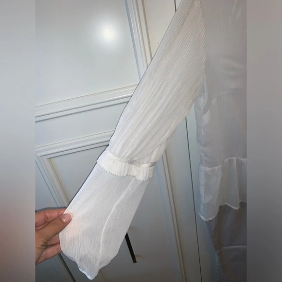 Set H&M ivory films sheer top & Old Navy khaki side zip chinos‎ - Picture 5 of 15